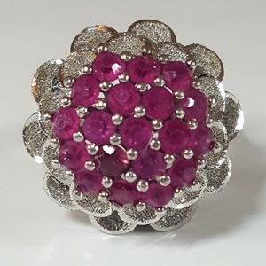 Size 7.5 sterling silver vintage garnet ring